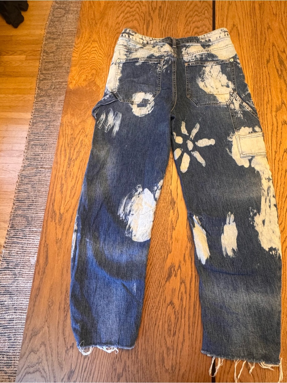 Anthro Pilcro The Bow Boyfriend Jeans Bleach Barrel Style Size 29 Fray Ankle - Picture 16 of 16
